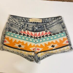 The clas-sic demim Jean graphic shorts size medium